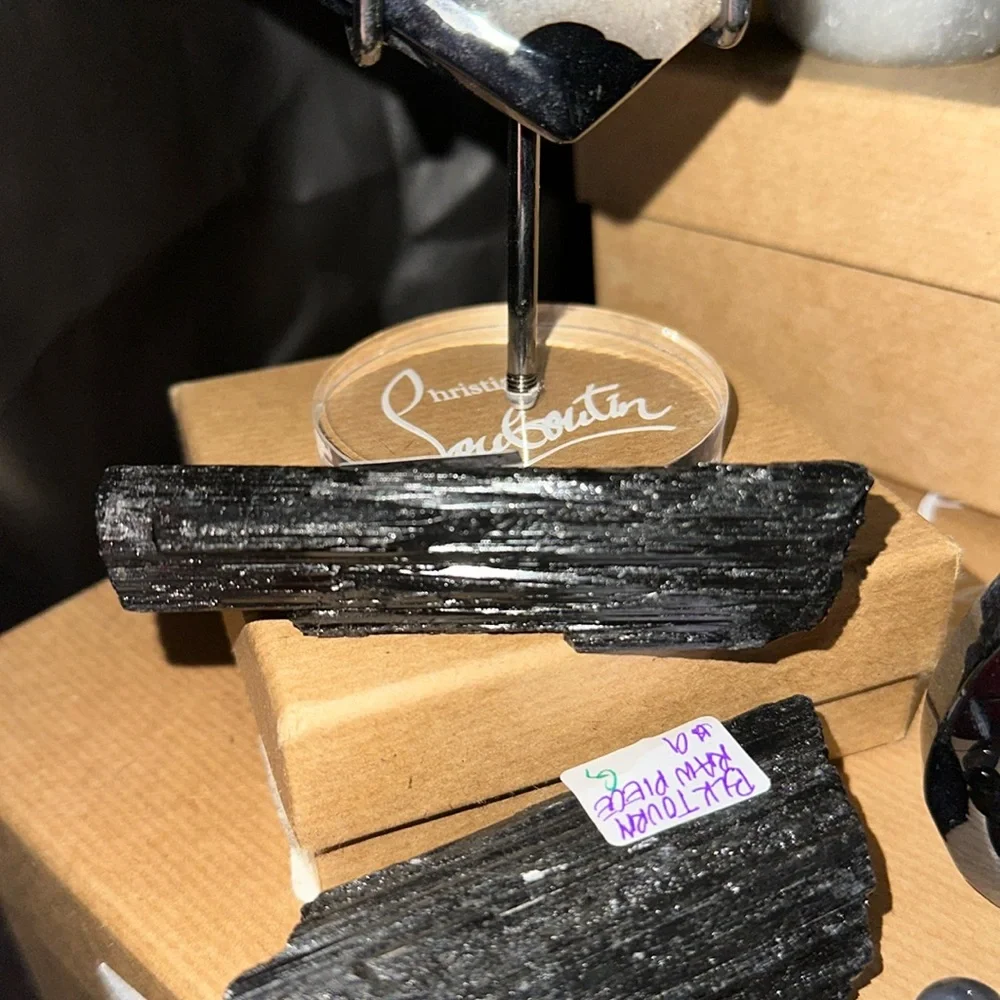 LAST ONE! Black Tourmaline Raw Piece - Price is for one πΉπΉ - Picture 3 of 5